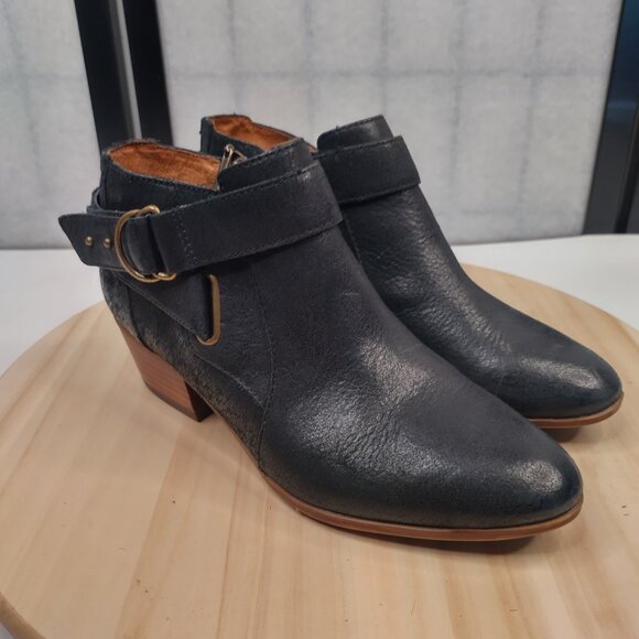 Clarks Indigo Moto Leather Harness Buckle Black Ankle Booties Women US 6.5M - Picture 2 of 16